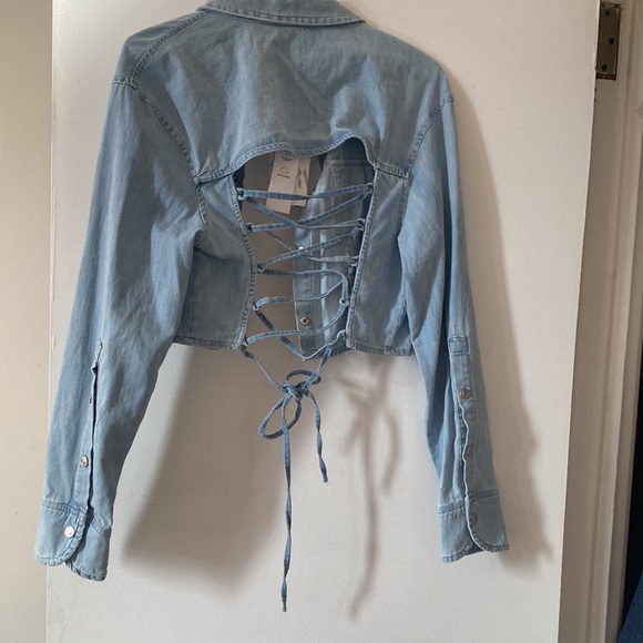 Zara crop top. - Picture 3 of 4